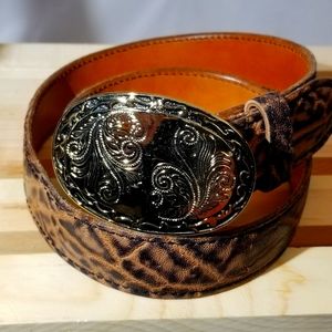 Western buckle, oval, gold, etched, NWOT